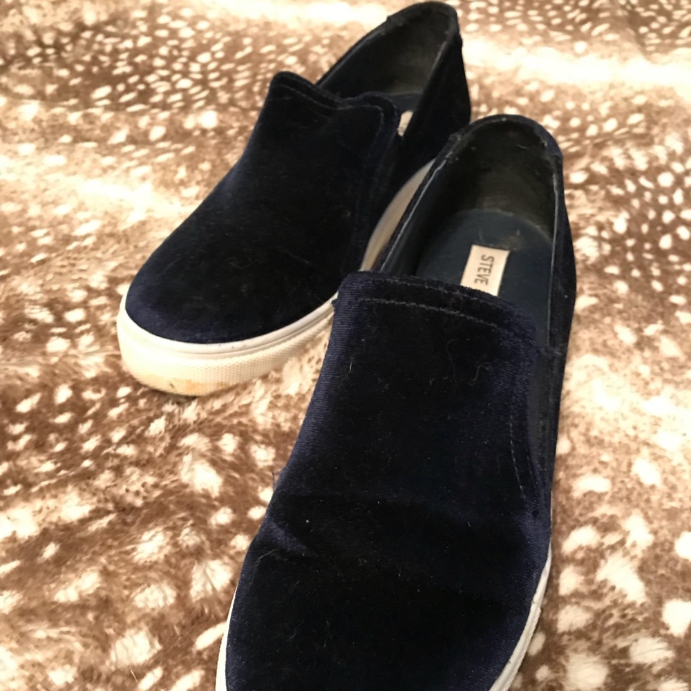 LAST CHANCE! Blue Velvet Steve Madden Sneakers